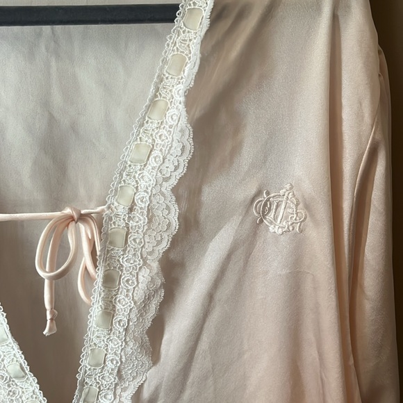 Dior Cream Rose Vintage Nightgown with Elegant Detailing - Picture 5 of 7